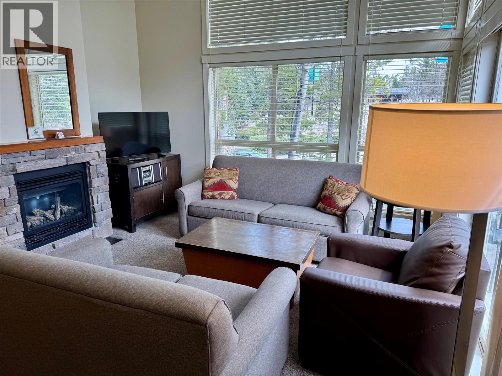 #225C 2049 Summit Drive - 8