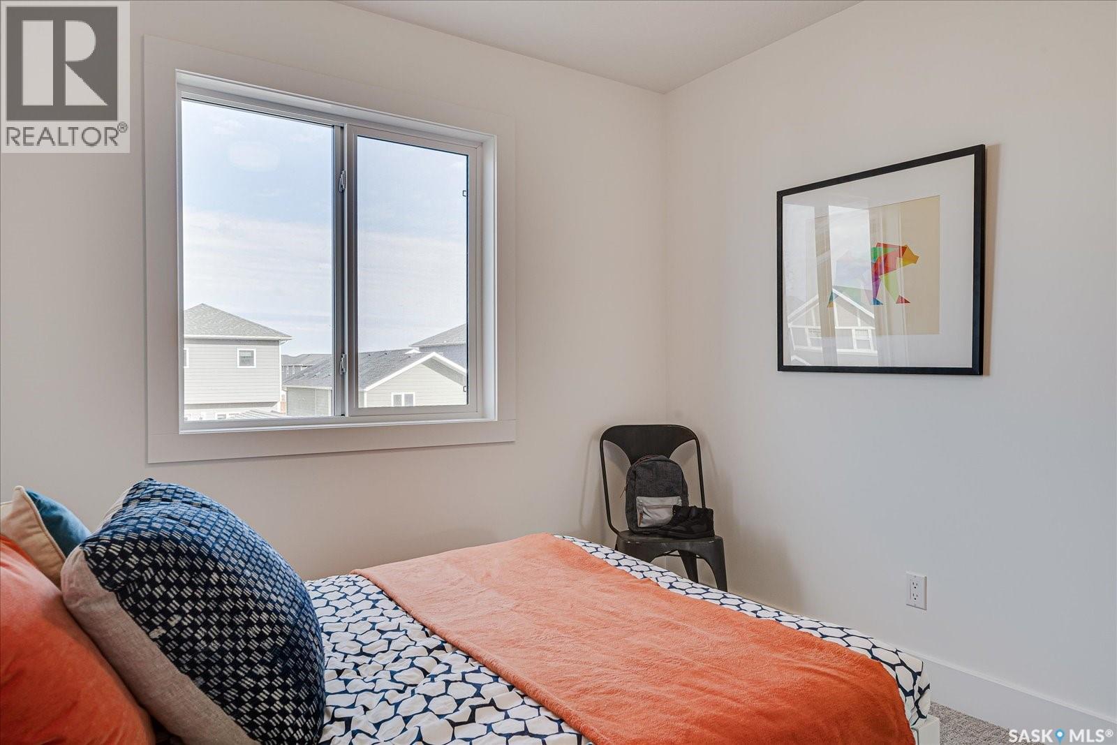 #145 Rosewood BOULEVARD E - 14
