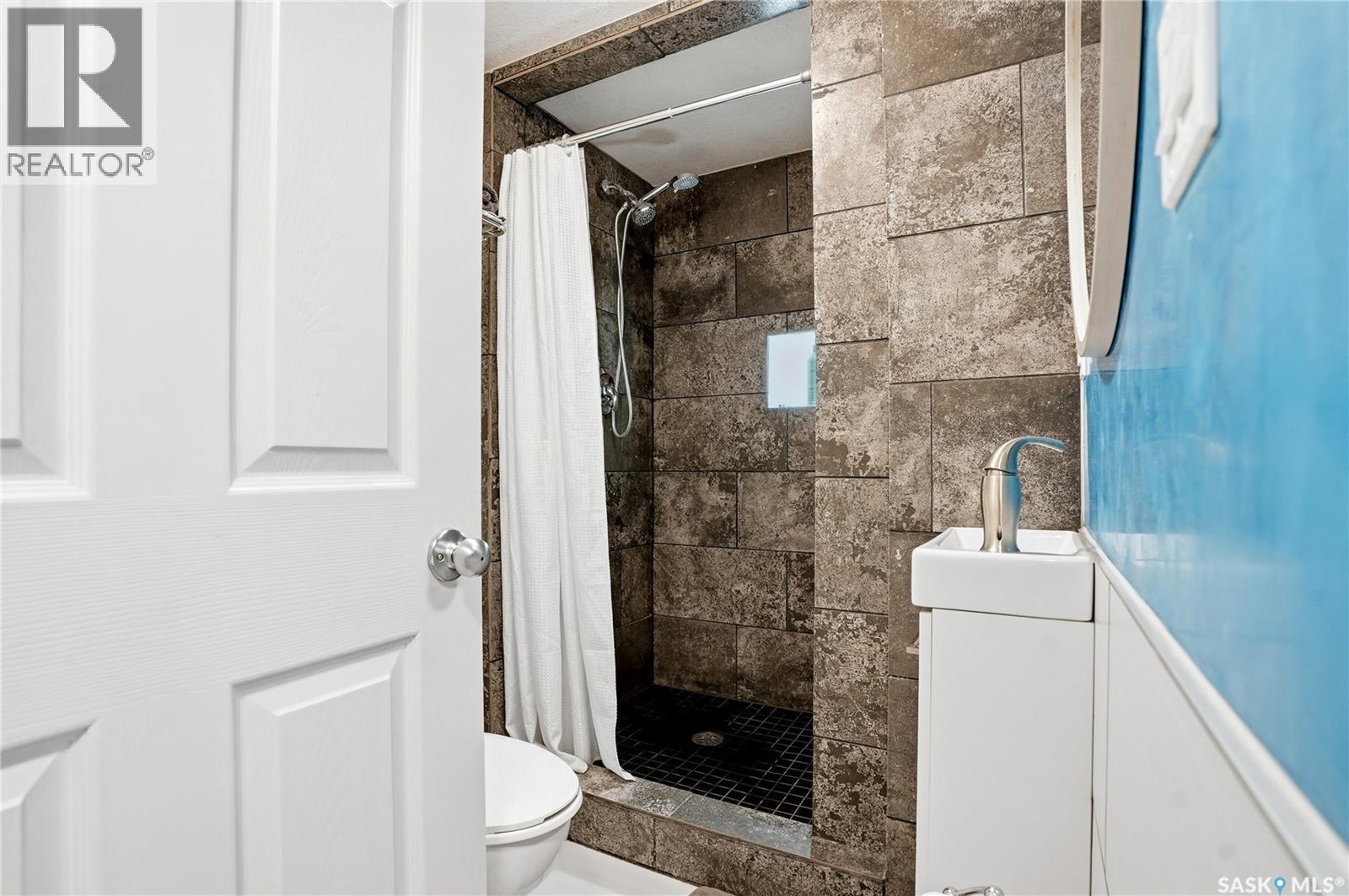 505 F AVENUE S - 16