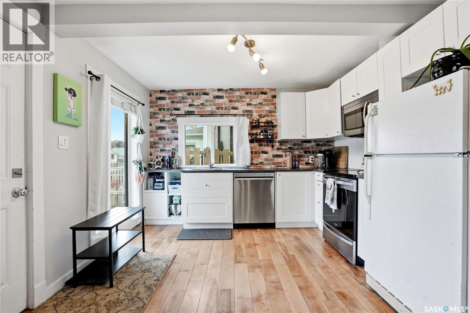 505 F AVENUE S - 8