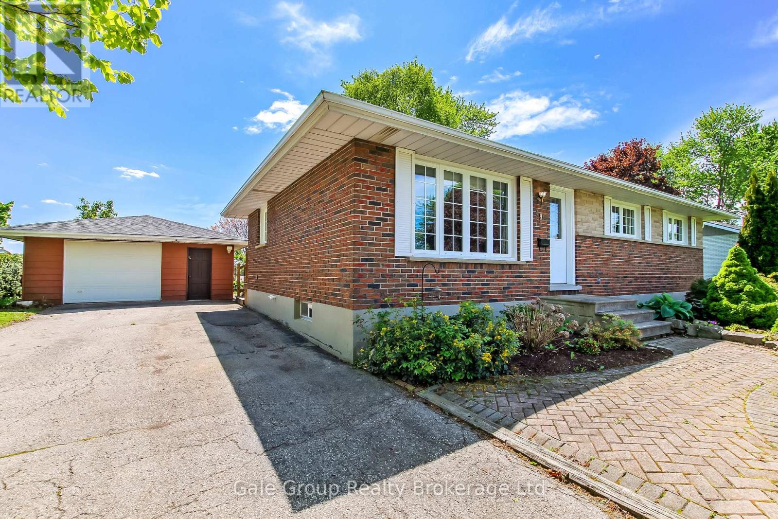49 BRIAR DRIVE - 2