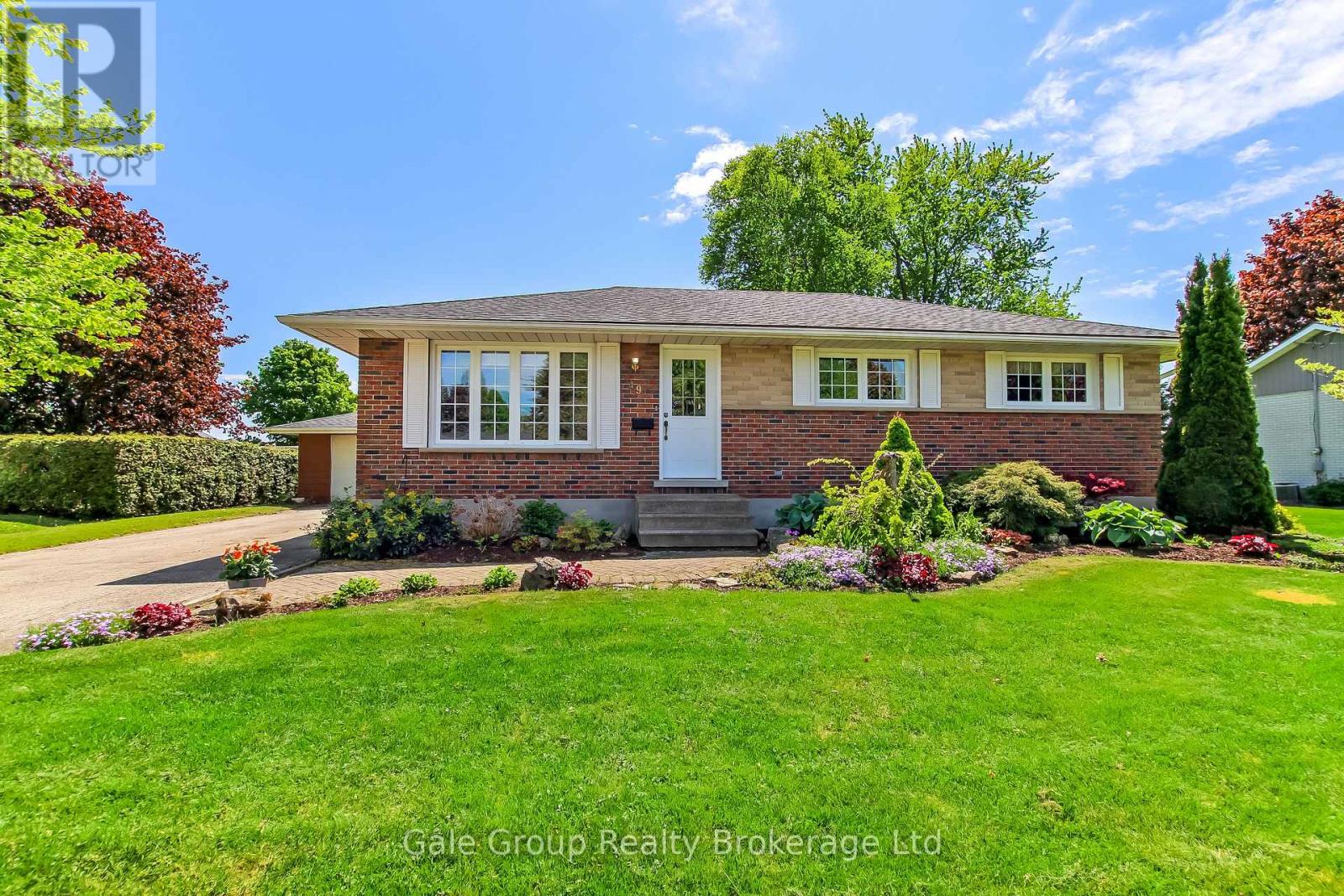 49 BRIAR DRIVE - 3