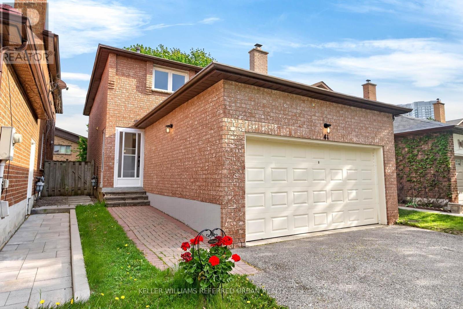 41 PATRICE CRESCENT - 33