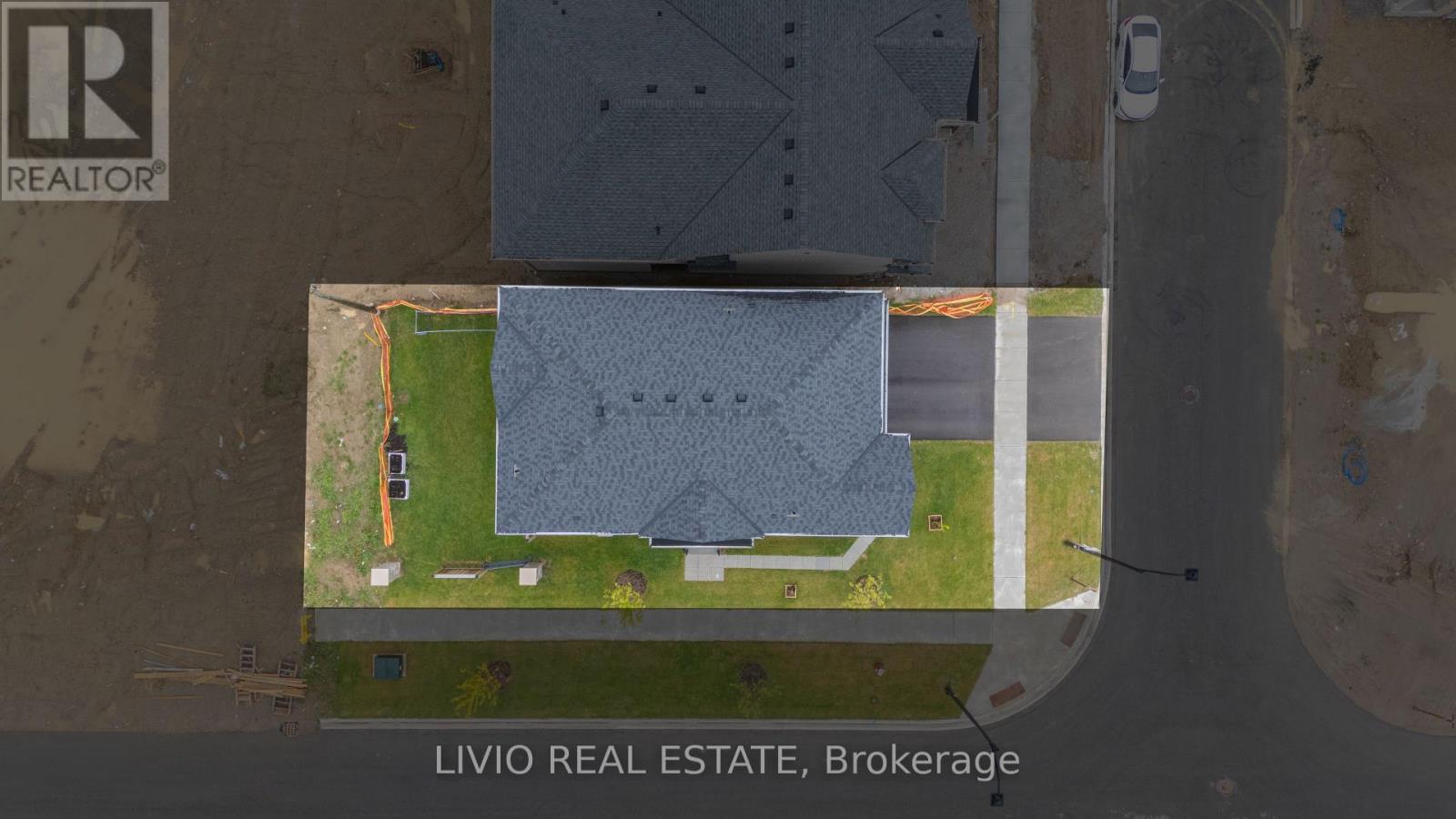 8 HOUSEFINCH AVENUE - 4
