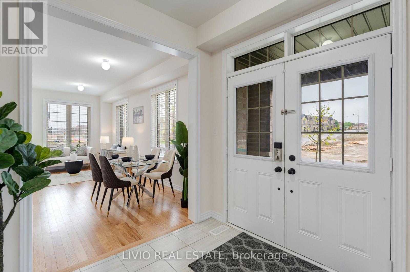 8 HOUSEFINCH AVENUE - 9