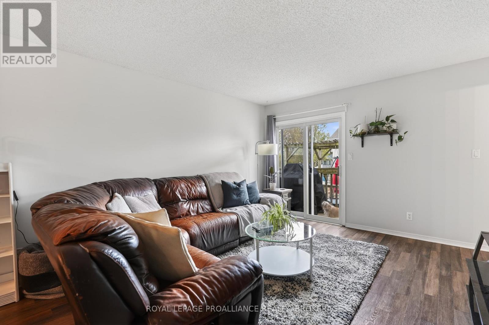 459 MAUREEN STREET - 11