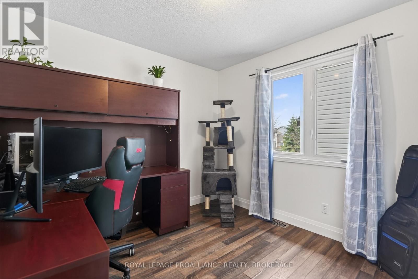 459 MAUREEN STREET - 18