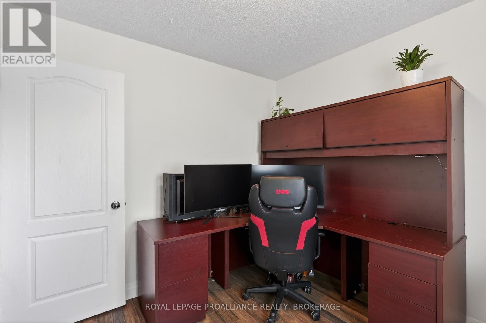 459 MAUREEN STREET - 20