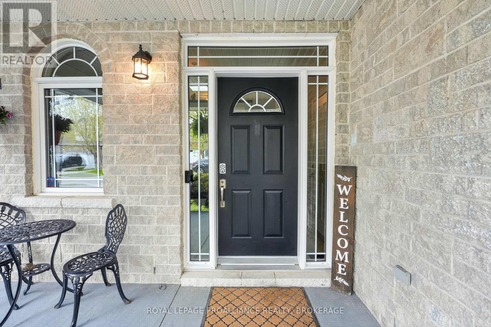 459 MAUREEN STREET - Image 3