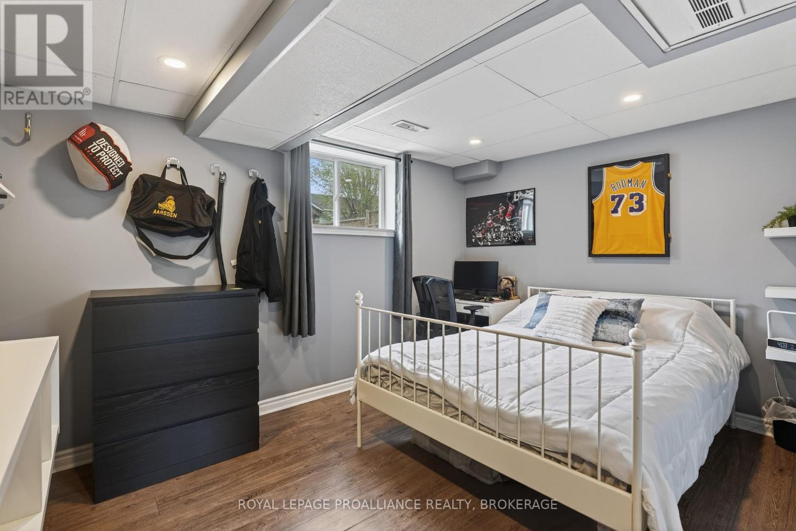 459 MAUREEN STREET - 33