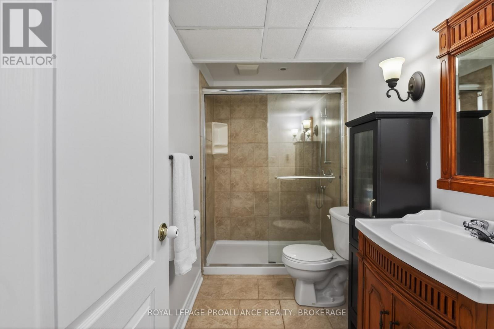 459 MAUREEN STREET - 36