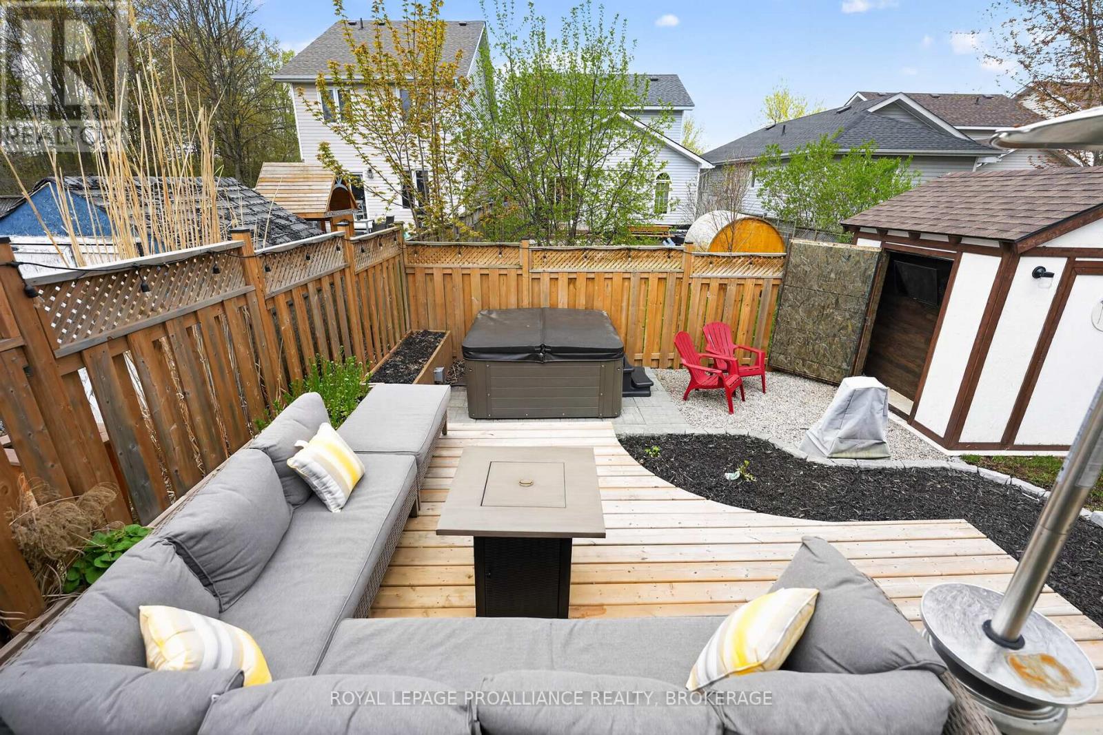 459 MAUREEN STREET - 42