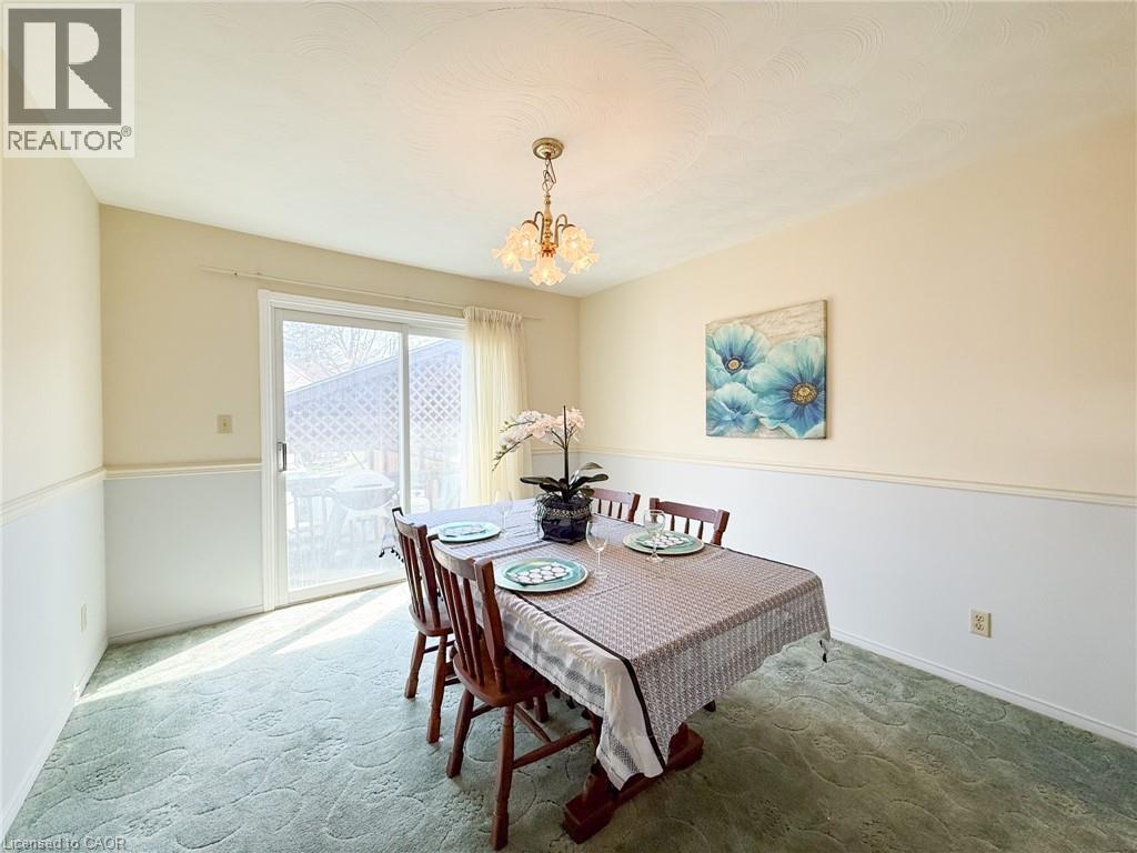 99 WELLINGTON Street - 17