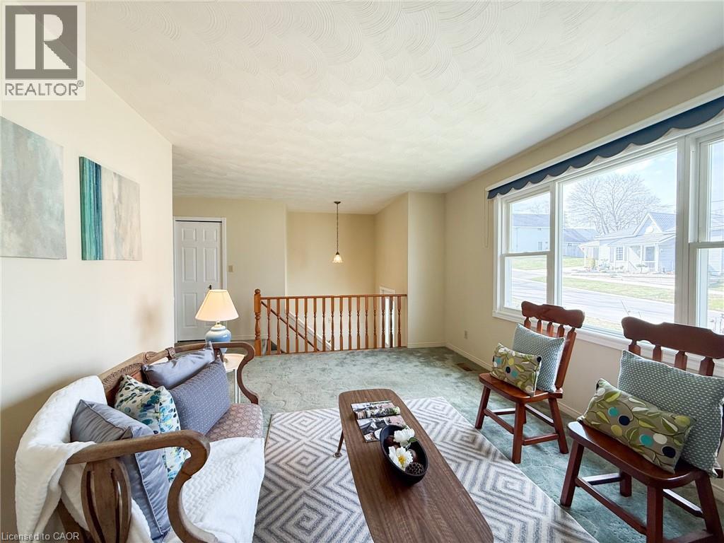 99 WELLINGTON Street - 12
