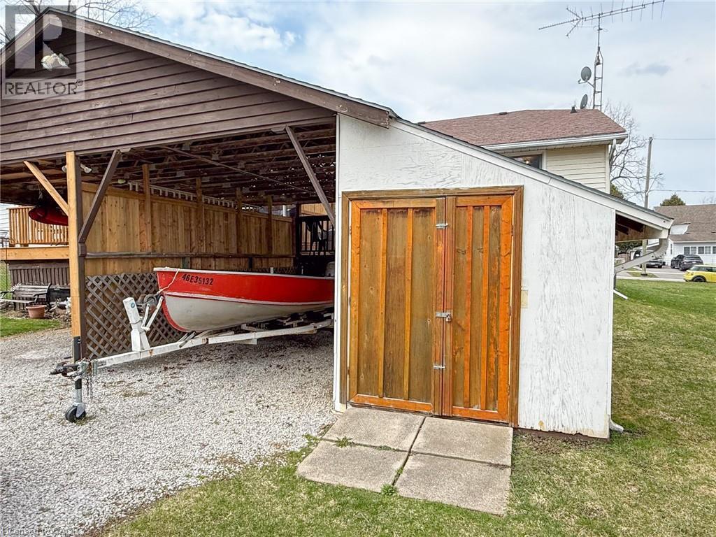 99 WELLINGTON Street - 37