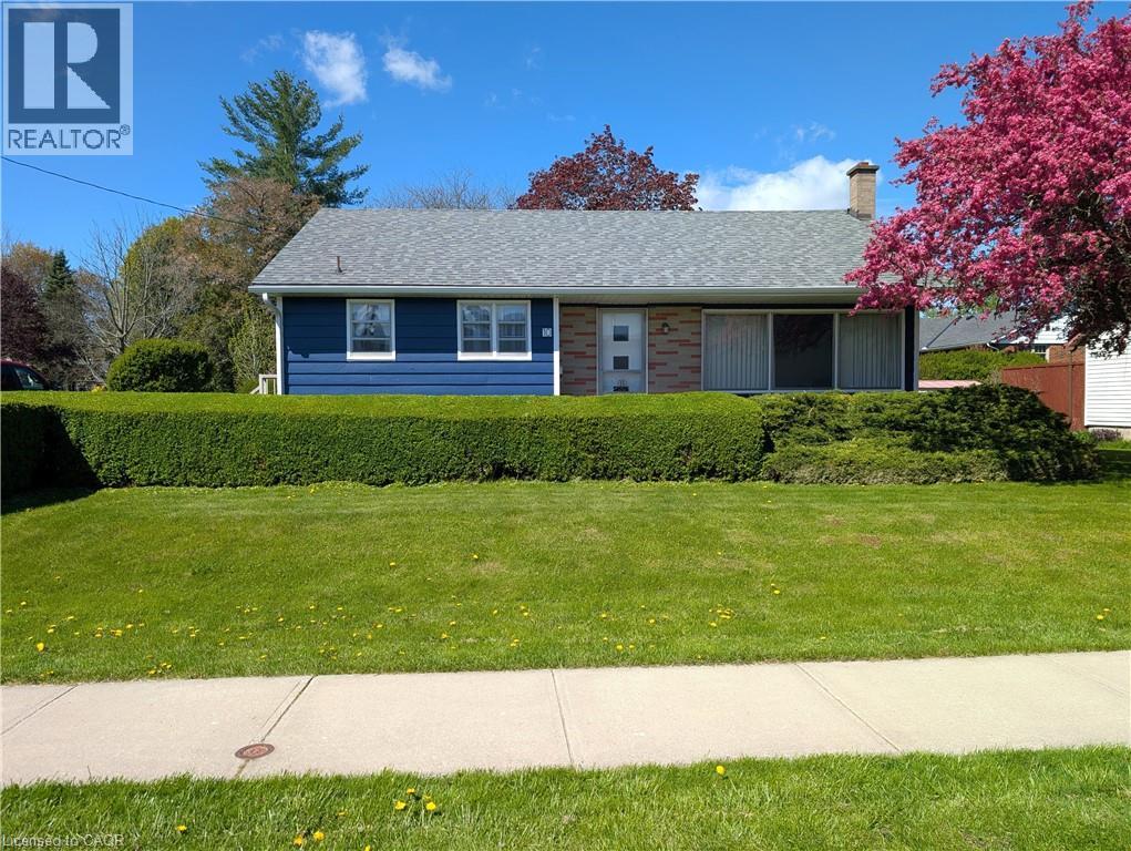 10 CHARLTON Crescent - 3