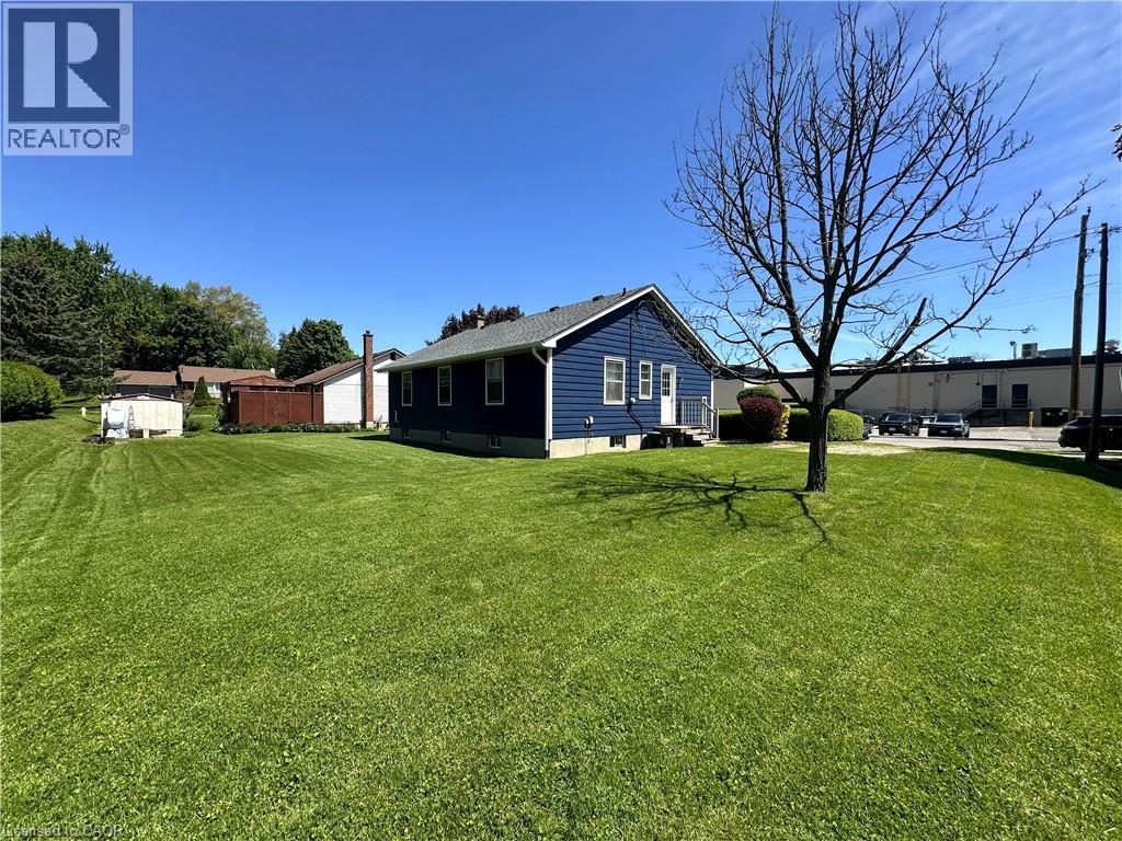 10 CHARLTON Crescent - 48
