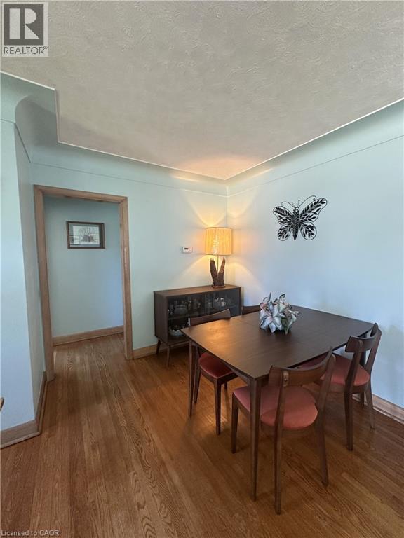 10 CHARLTON Crescent - 14