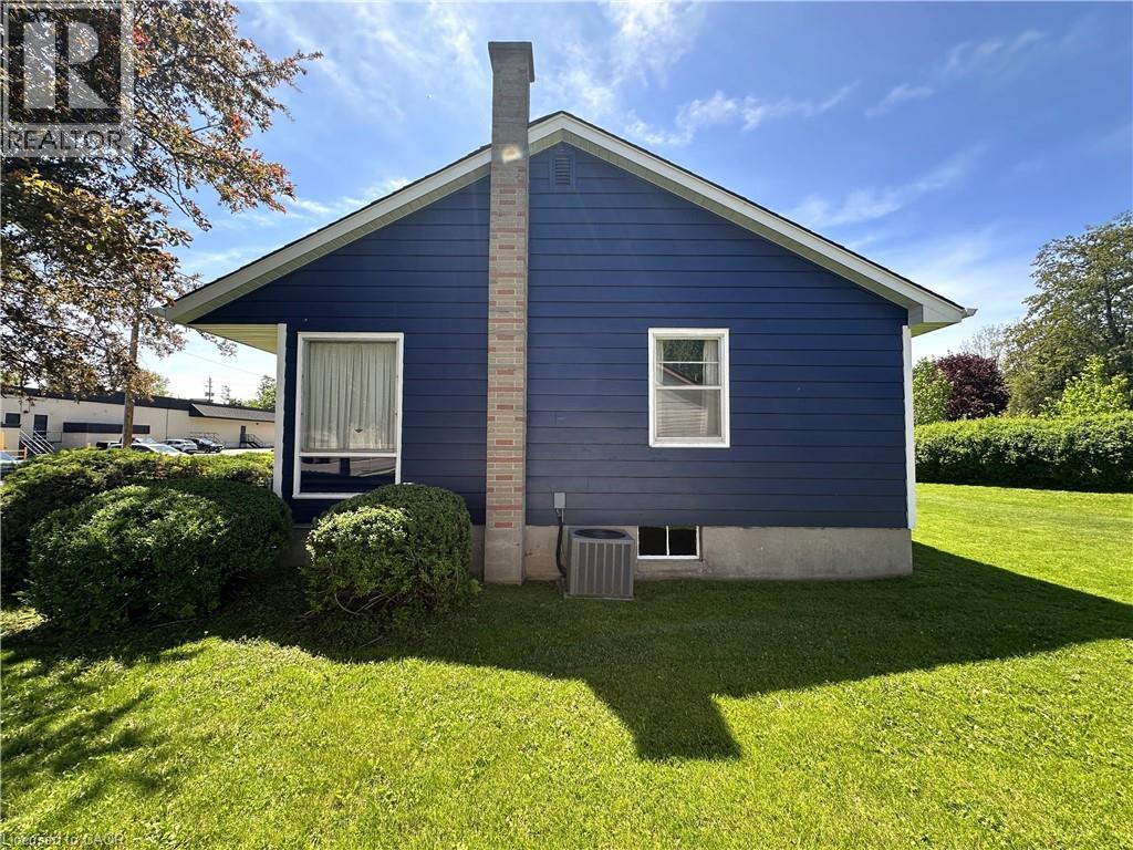 10 CHARLTON Crescent - 50