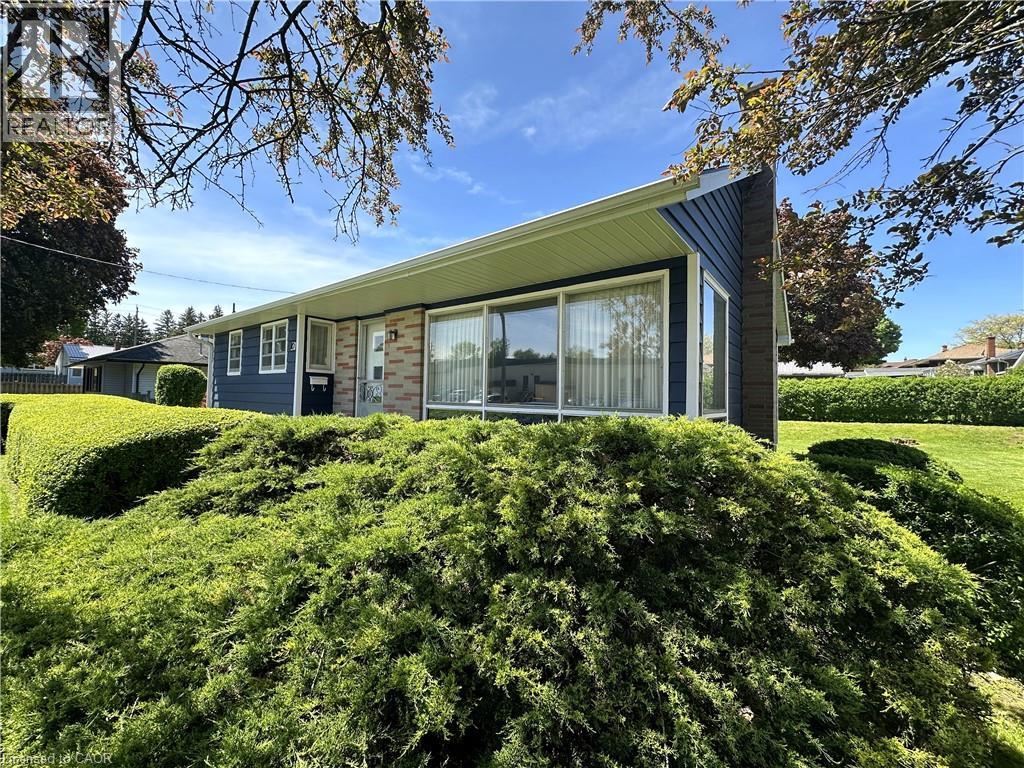 10 CHARLTON Crescent - 7