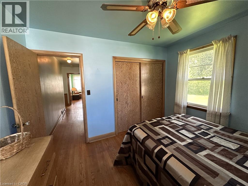 10 CHARLTON Crescent - 39