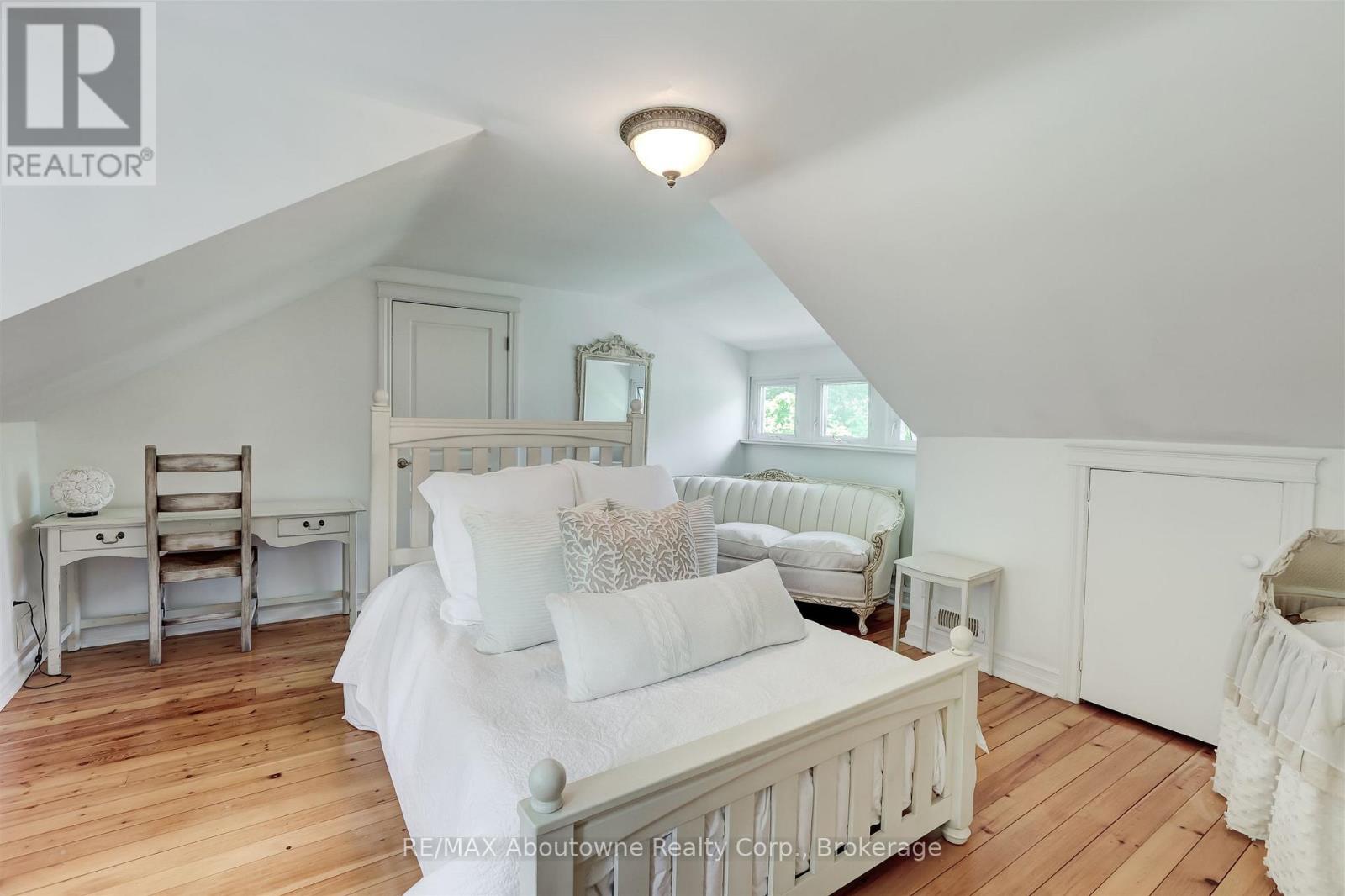 317 GLOUCESTER AVENUE - 40