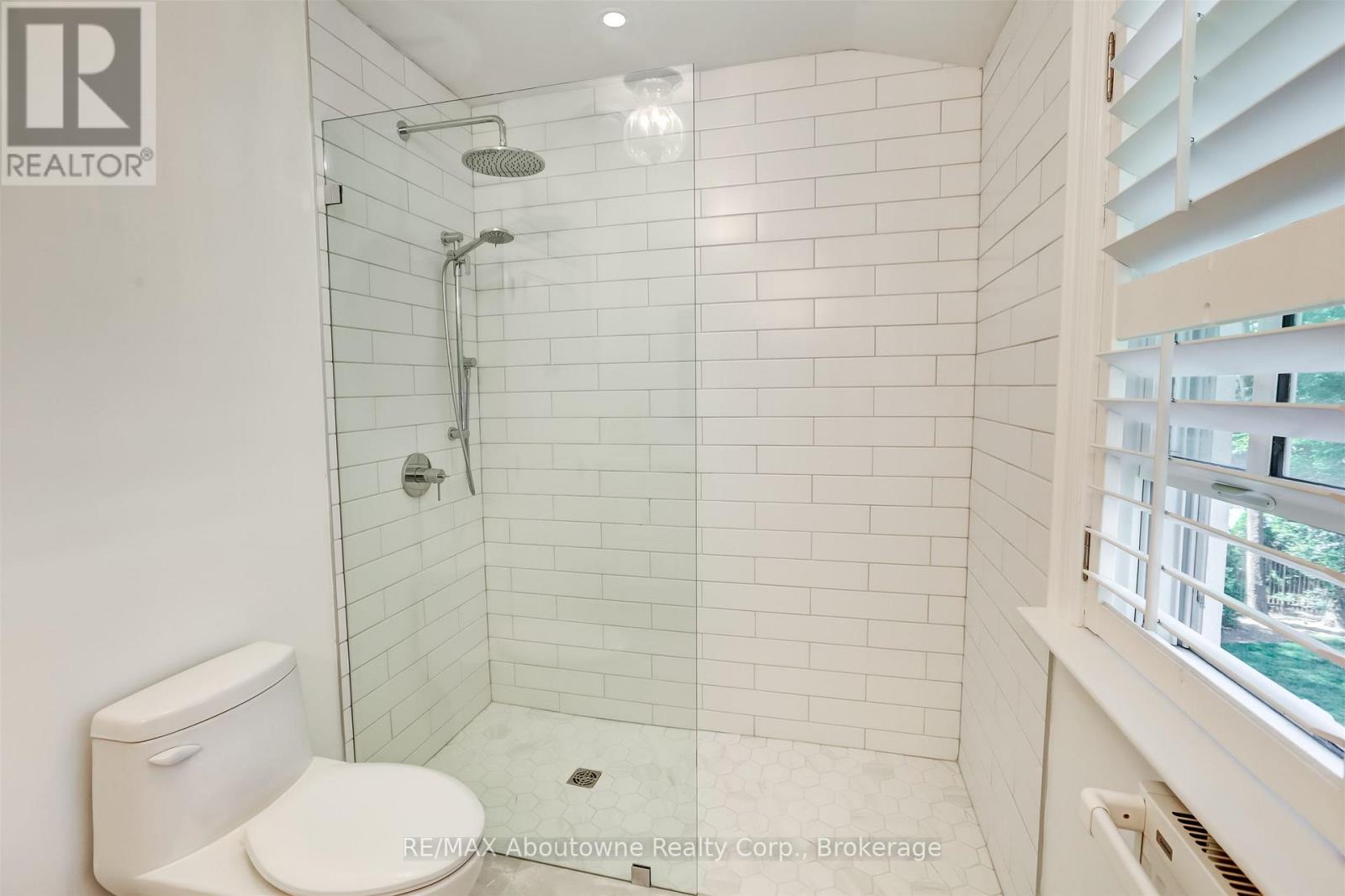 317 GLOUCESTER AVENUE - 39