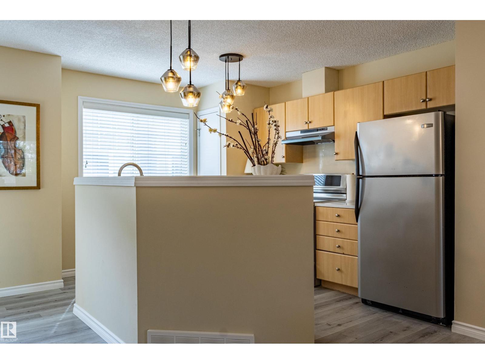 #41 8304 11 AV SW - 14