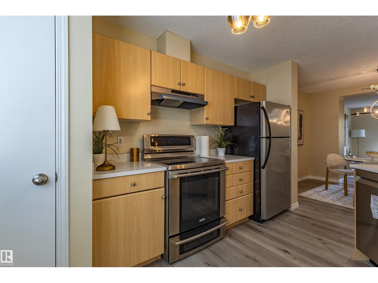 #41 8304 11 AV SW - 15