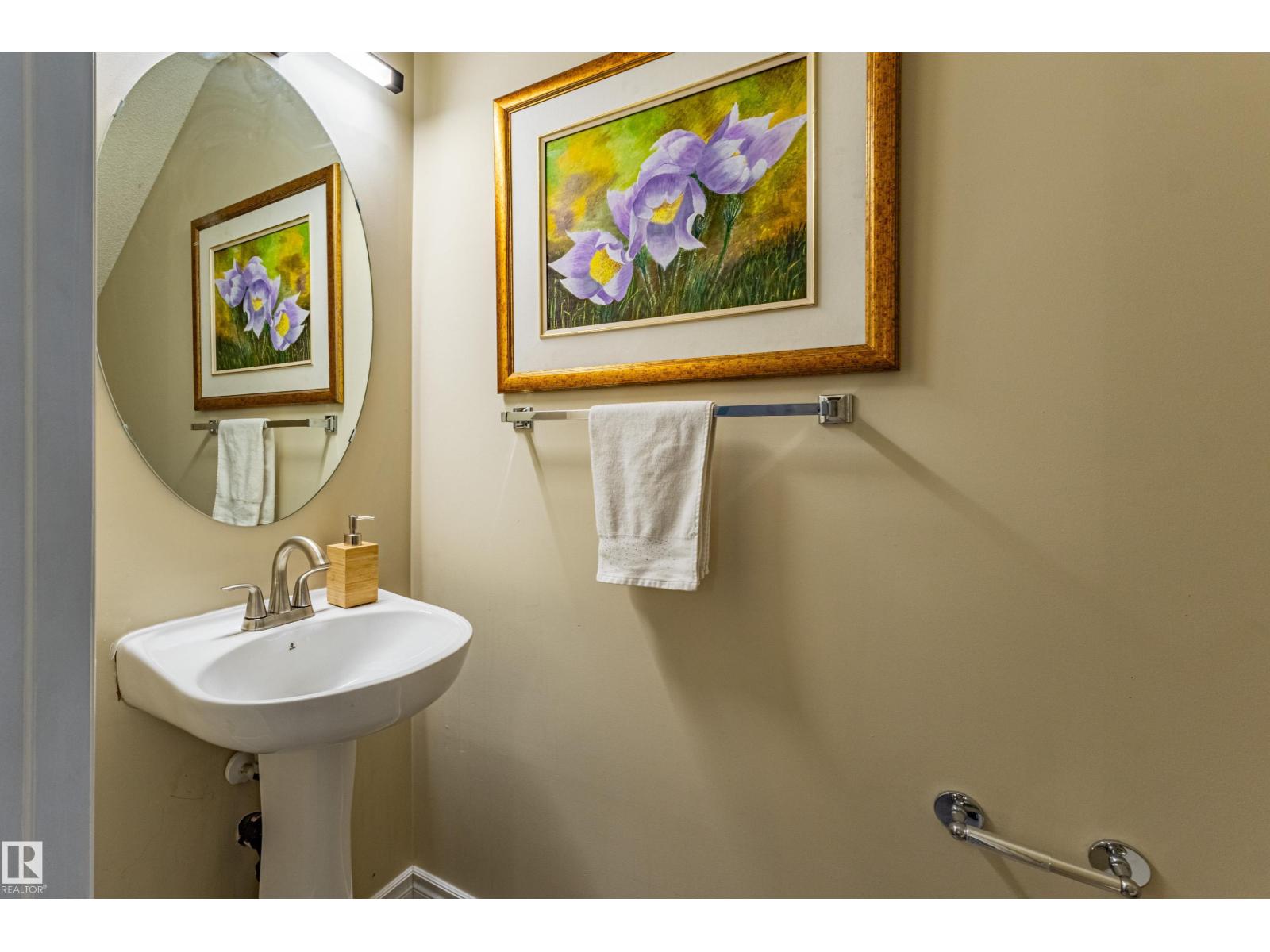 #41 8304 11 AV SW - 17