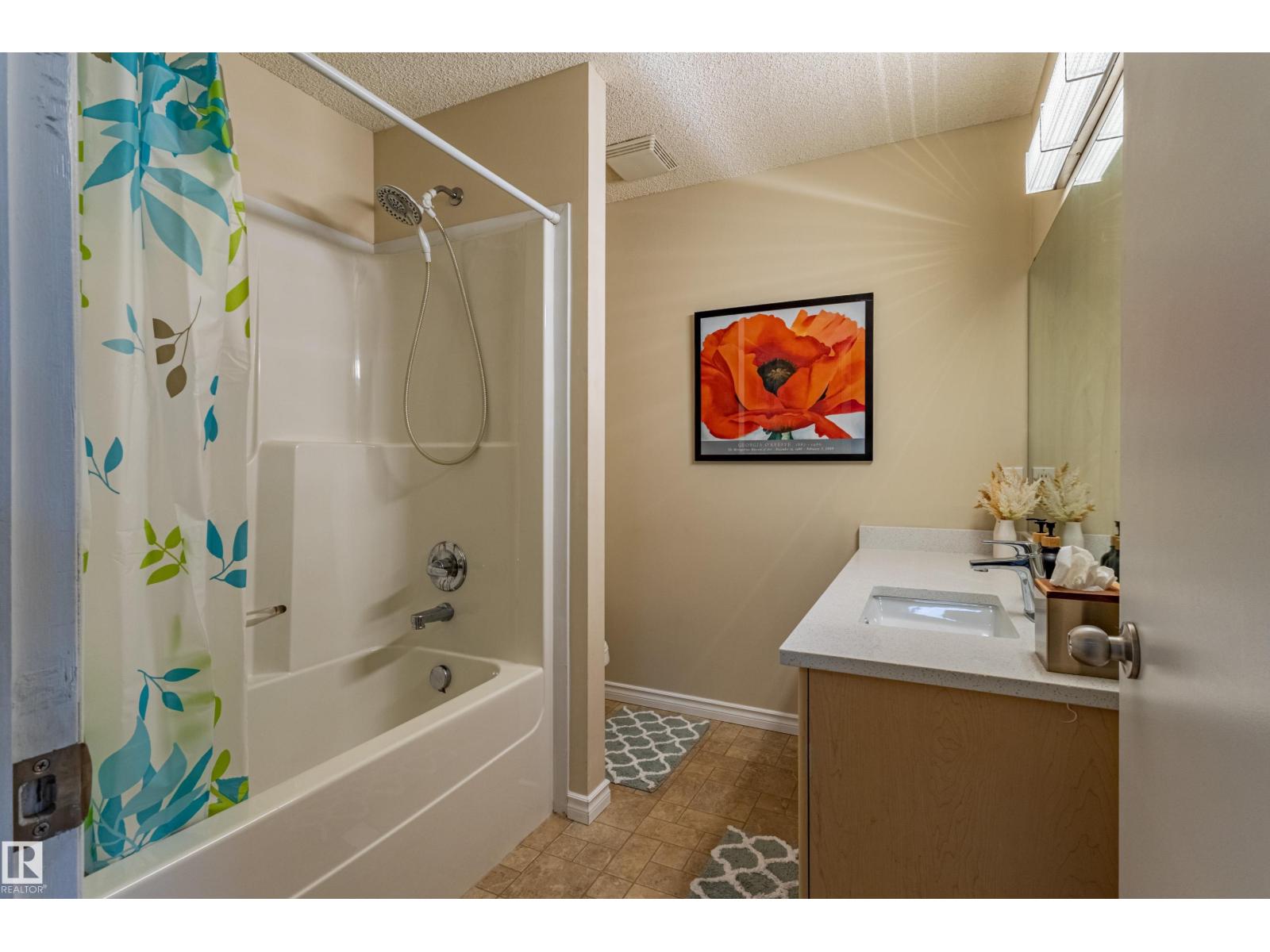 #41 8304 11 AV SW - 25