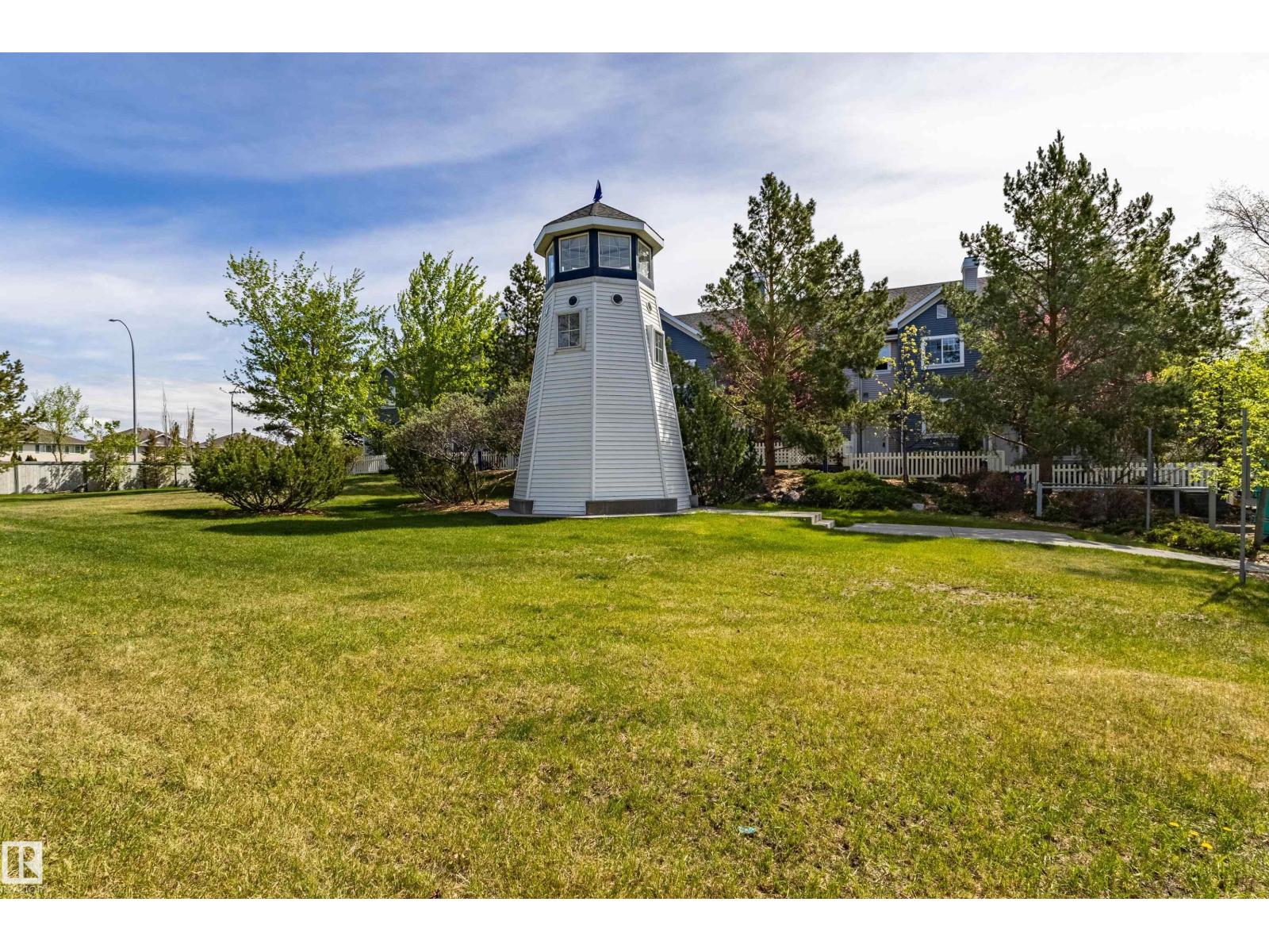 #41 8304 11 AV SW - 31