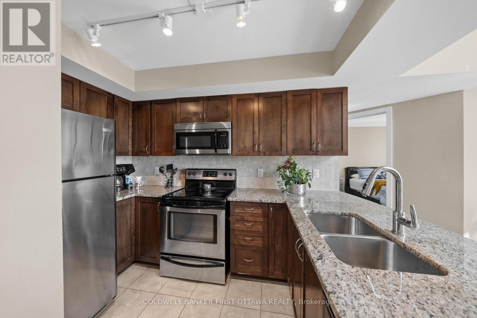 75C COLONNADE ROAD - 5