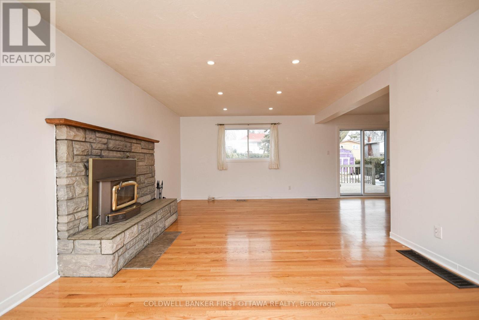 2061 BALHARRIE AVENUE - 11