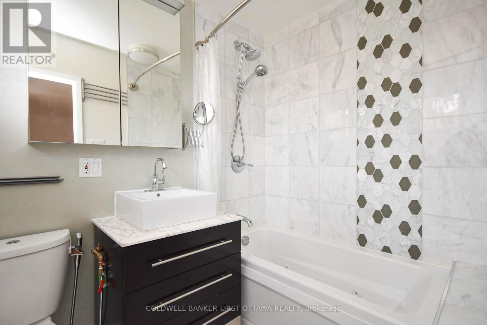 2061 BALHARRIE AVENUE - 29