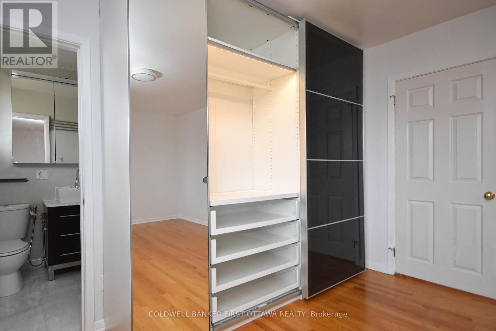 2061 BALHARRIE AVENUE - 30