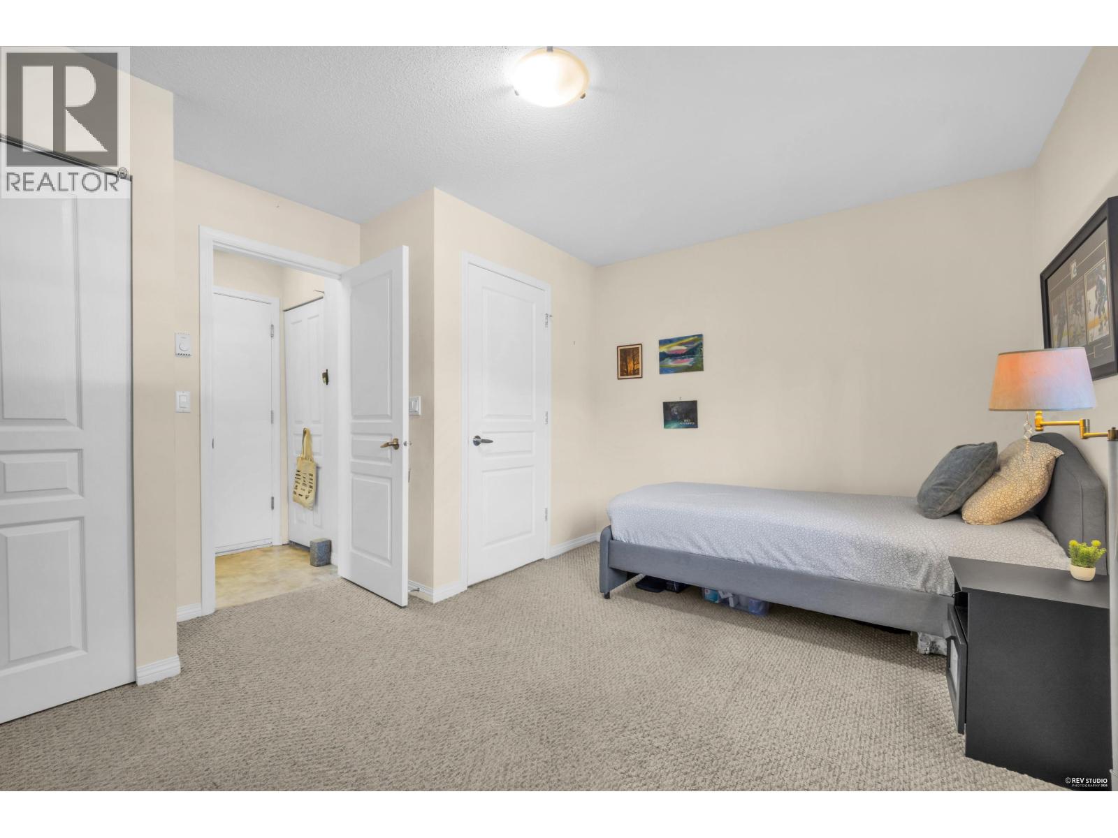 3302 NOEL DRIVE, Burnaby