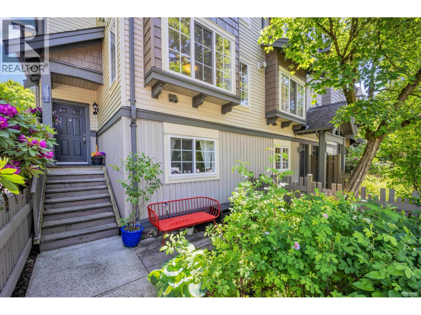 3302 NOEL DRIVE, Burnaby