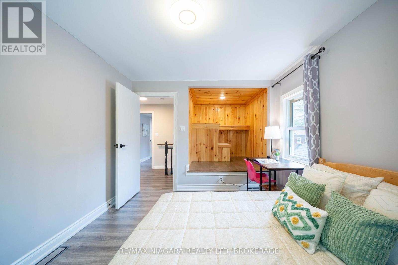 6238 PINE GROVE AVENUE - 26