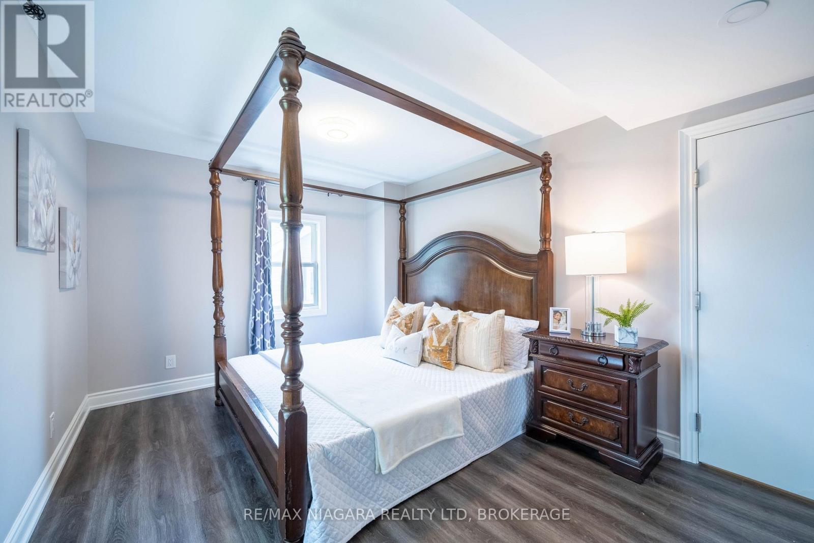 6238 PINE GROVE AVENUE - 34