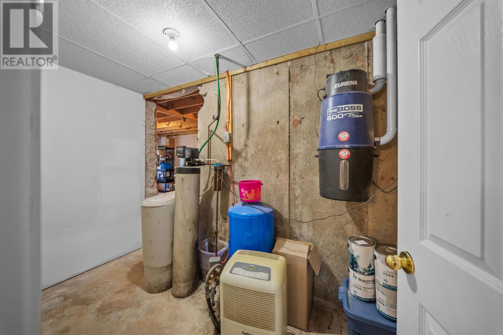 284 Old Martin Road - 43