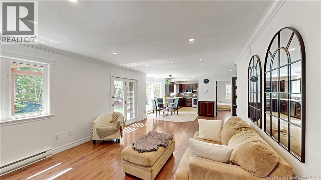 10 Colchester Drive - 14