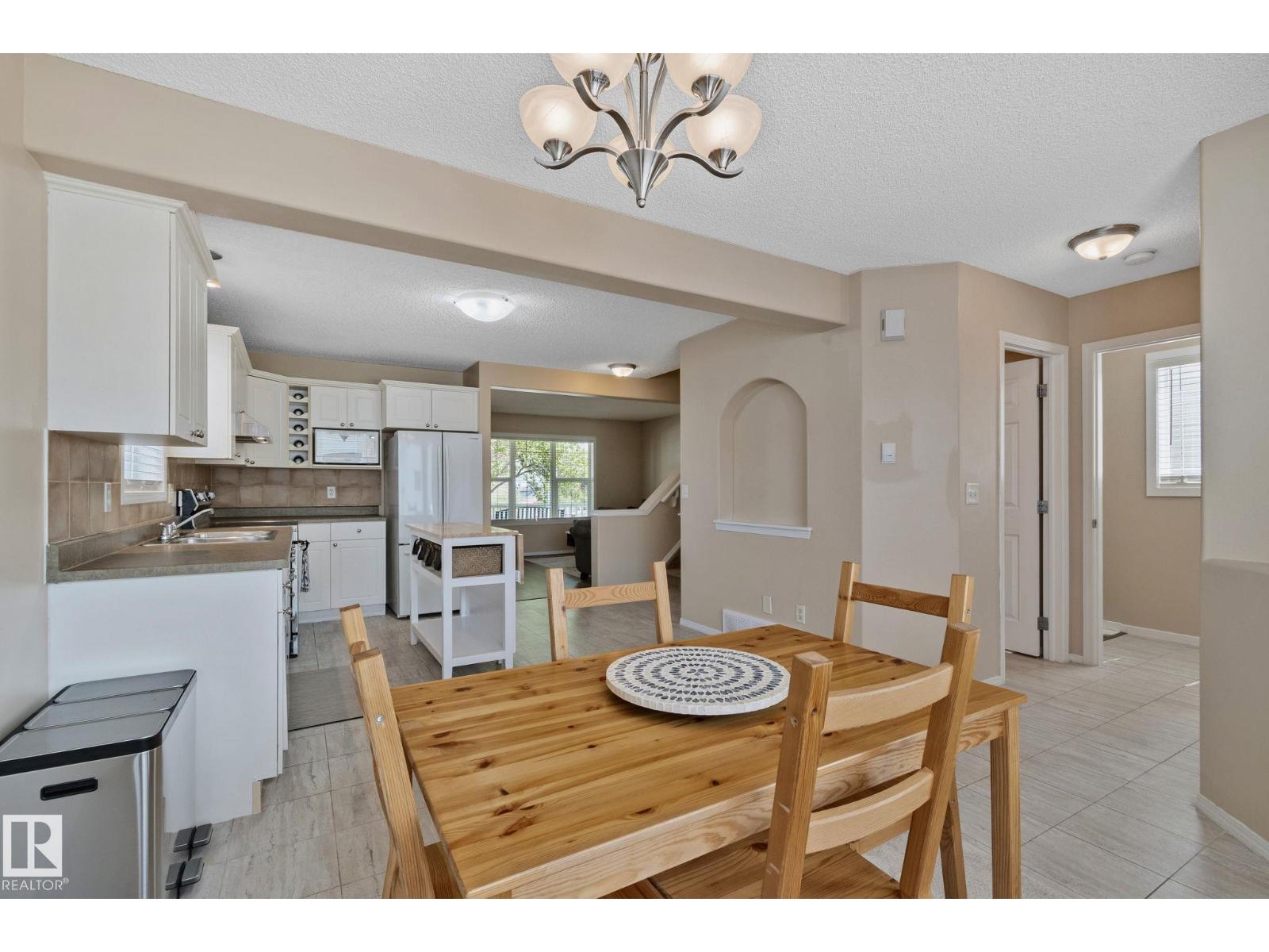 15608 44 ST NW - 10