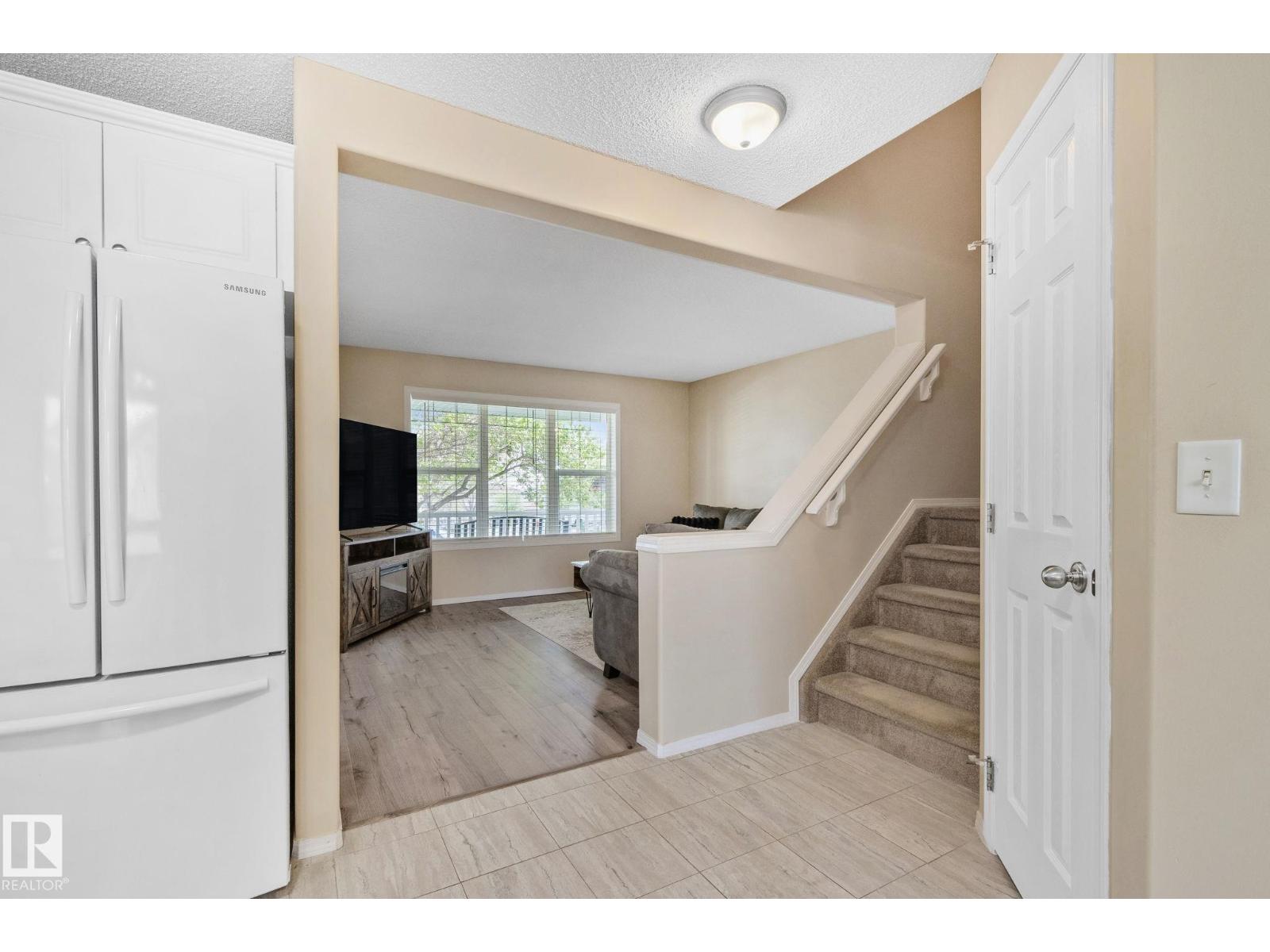 15608 44 ST NW - 11