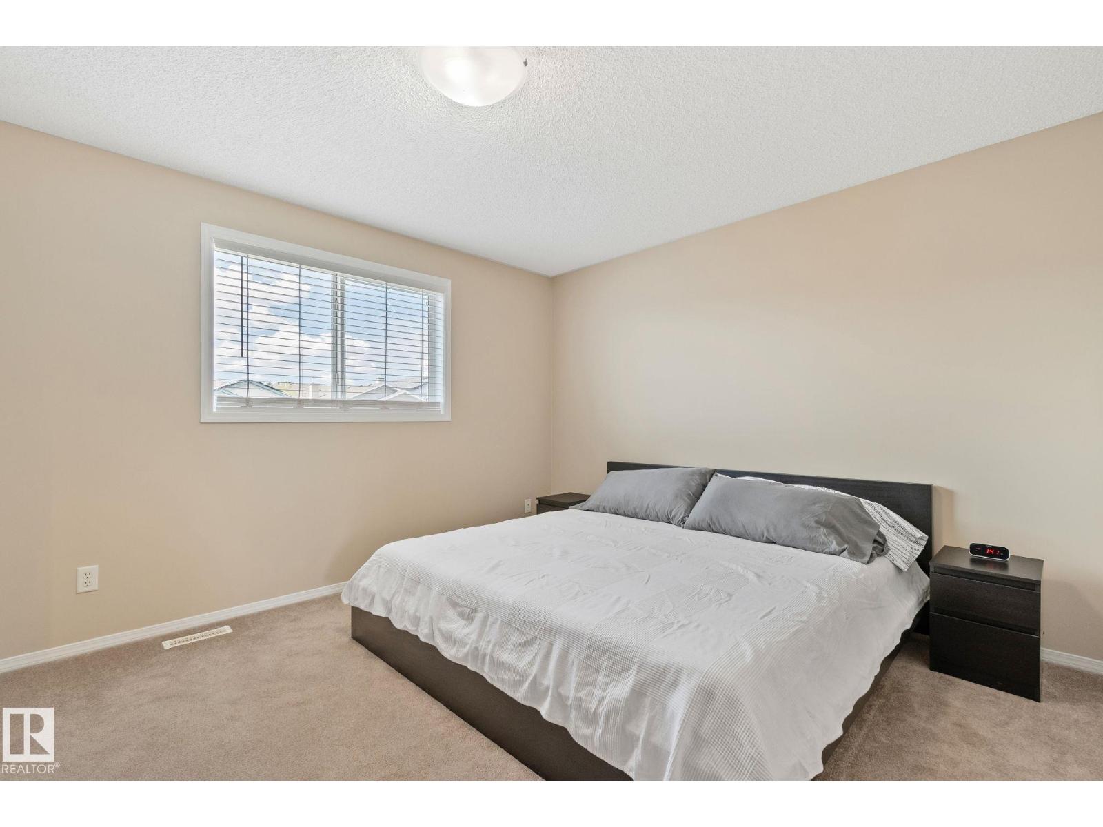 15608 44 ST NW - 12