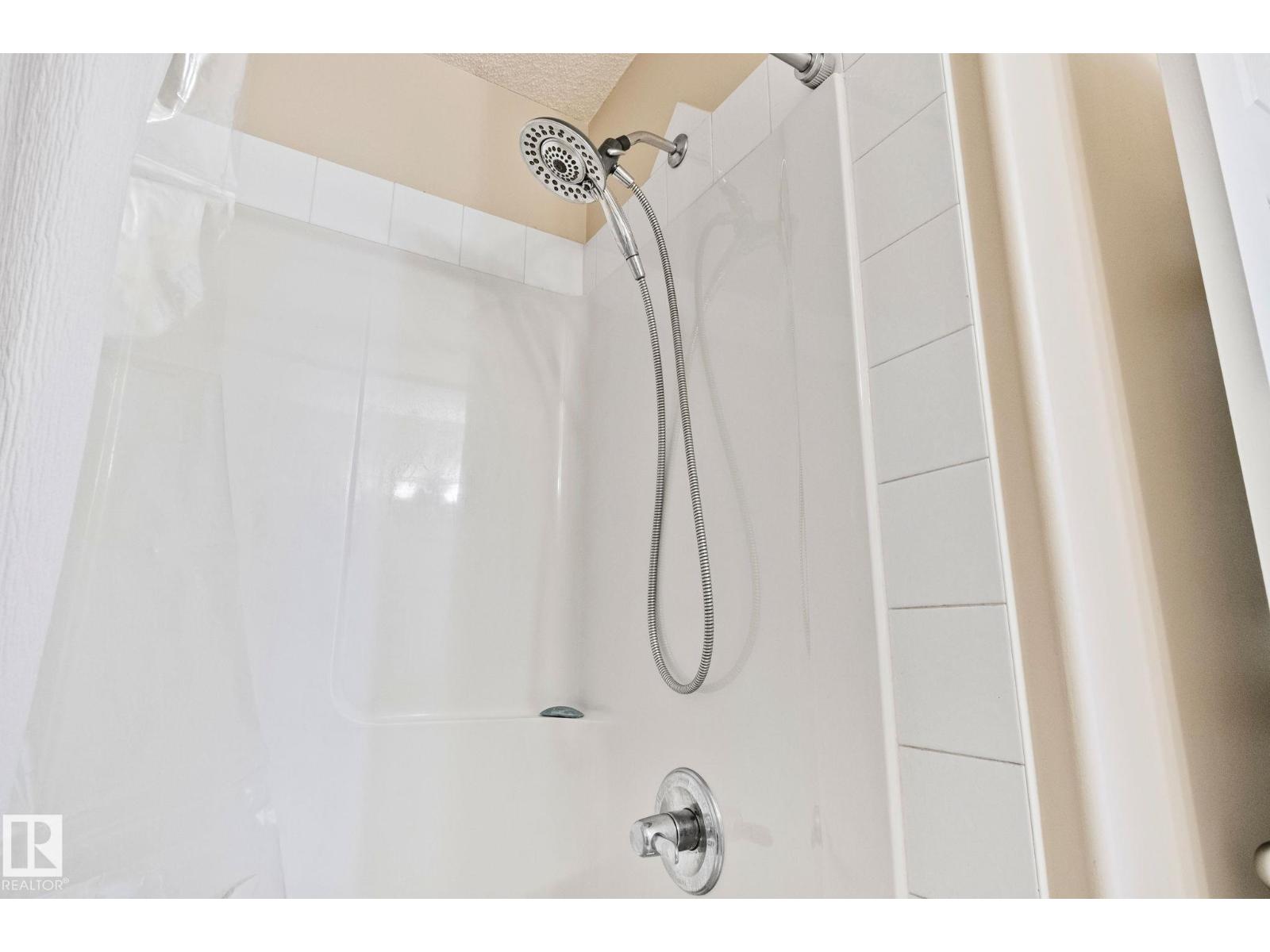 15608 44 ST NW - 16