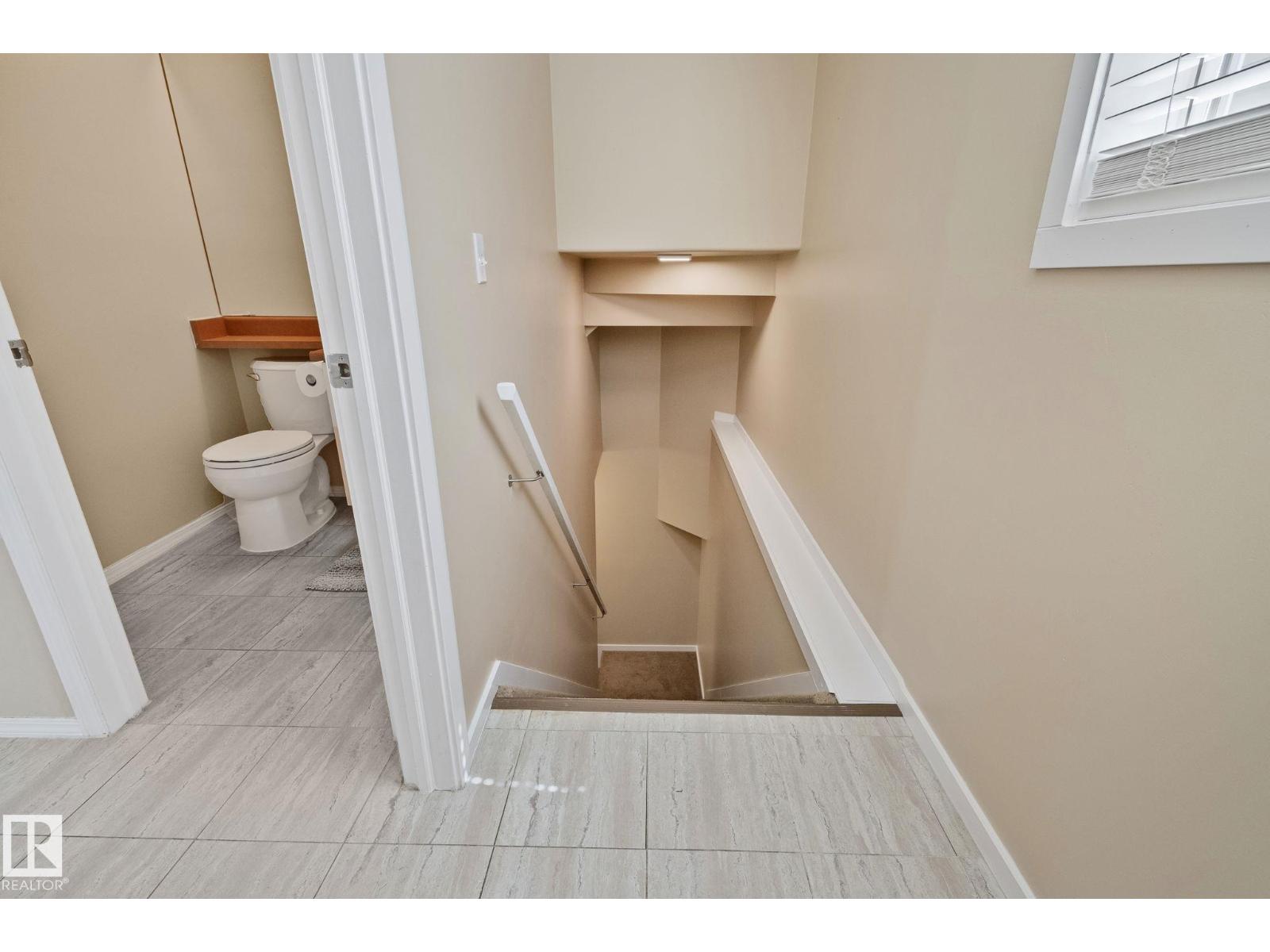 15608 44 ST NW - 23