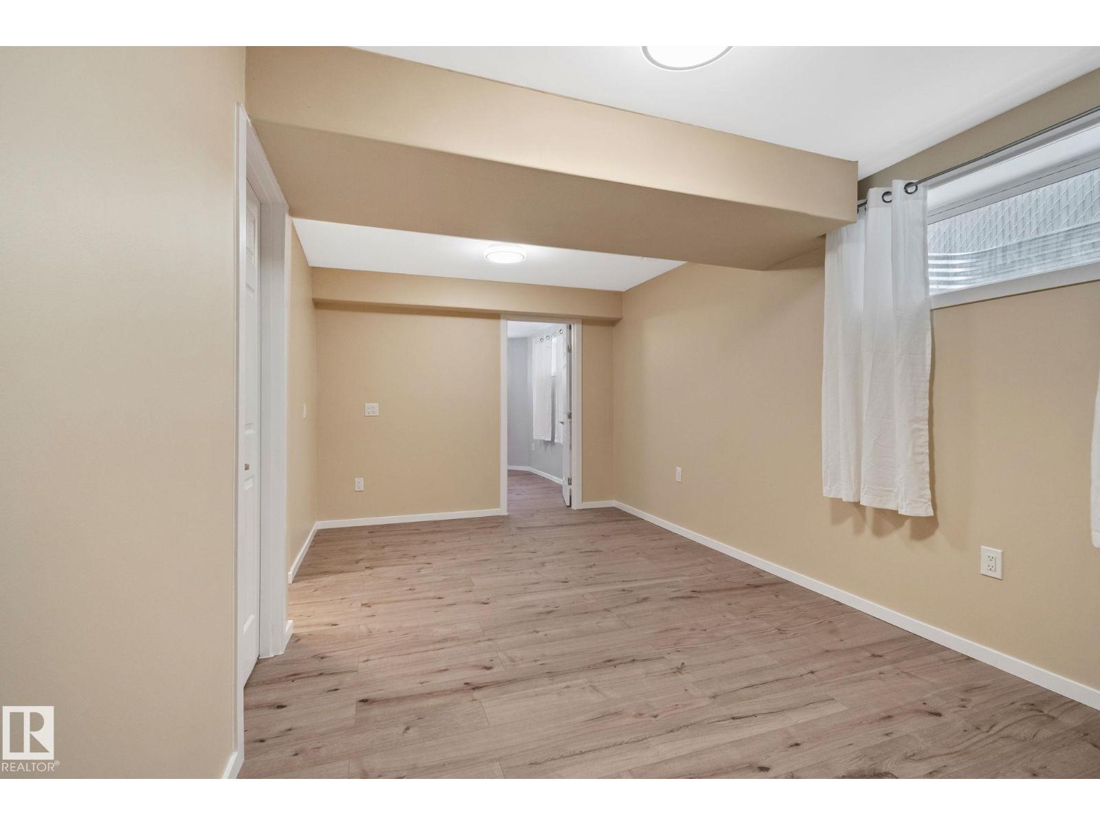 15608 44 ST NW - 26