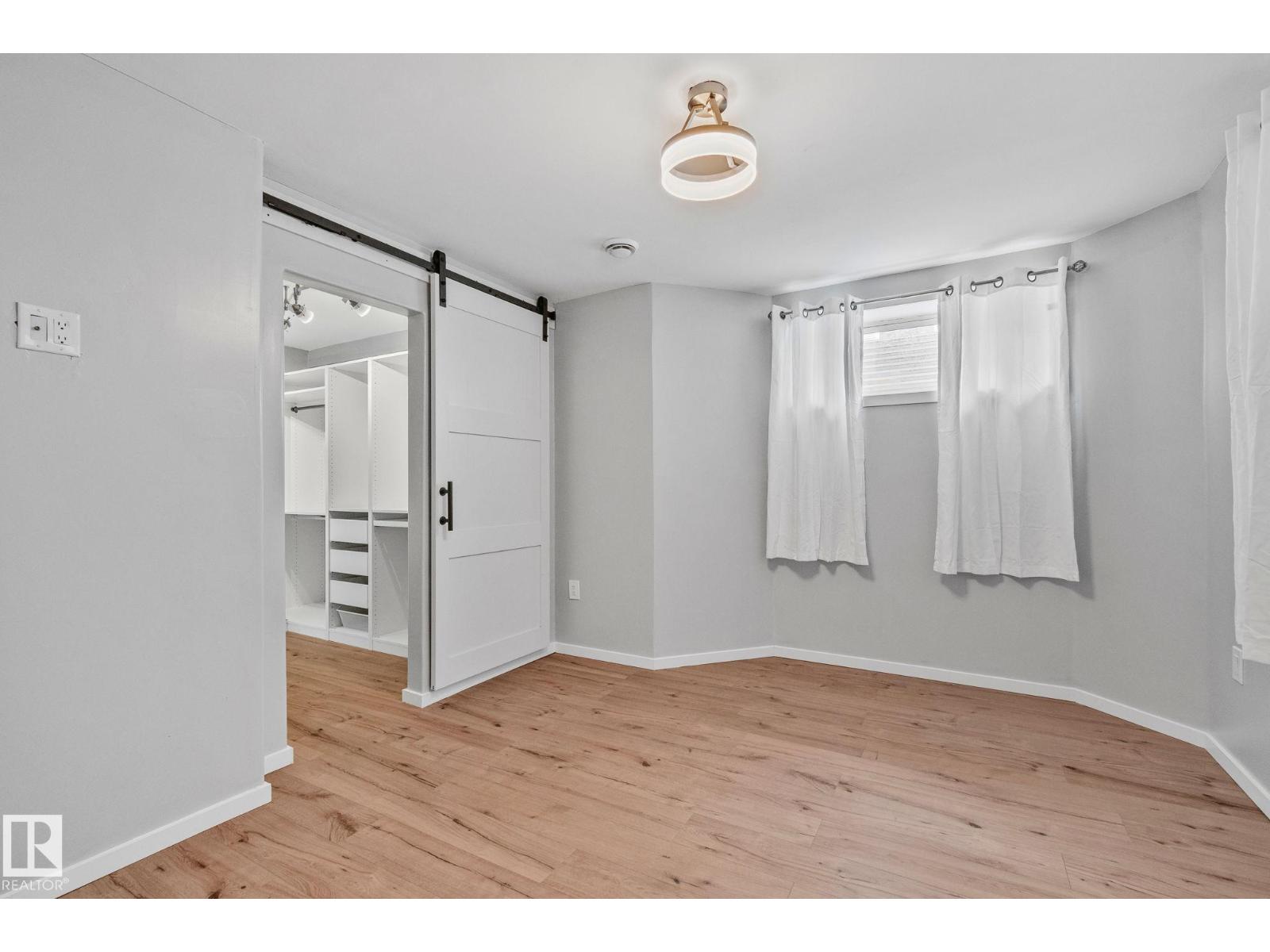 15608 44 ST NW - 27