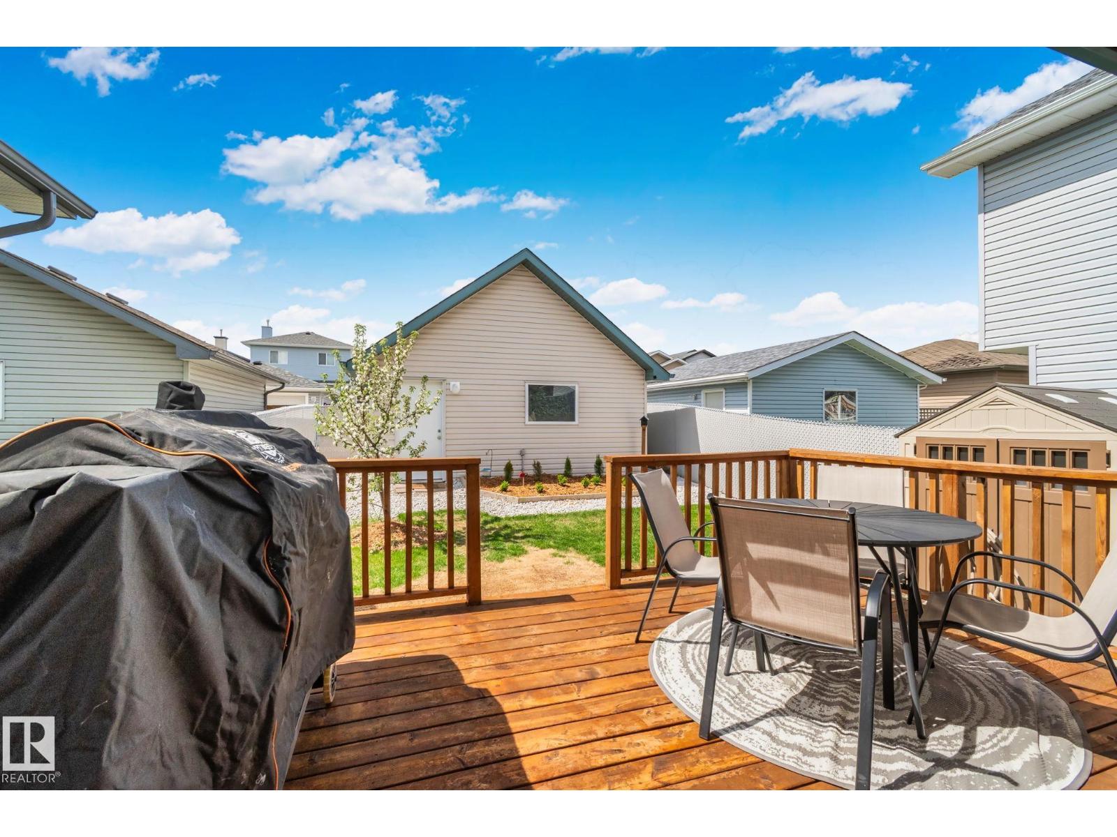 15608 44 ST NW - 32